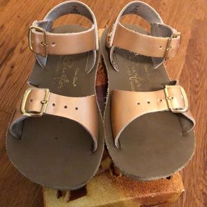 Saltwater Sandals Rose Gold Like New